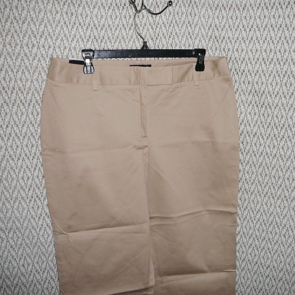 Kenneth Cole Capri Cropped Pants Women's 12 NWT Beige Khaki - Picture 2 of 9
